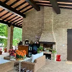 Pozzo Di Mezzo