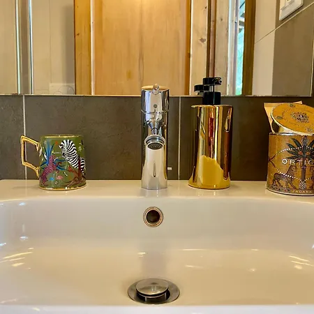 Pozzo Di Mezzo לינה וארוחת בוקר